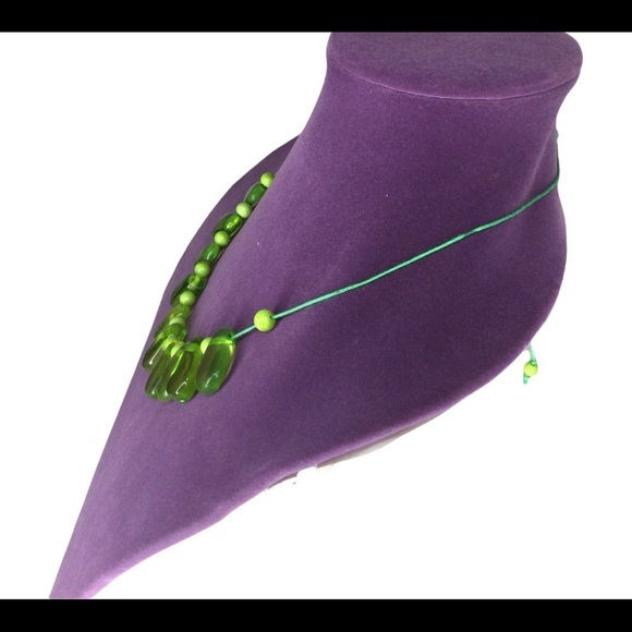 Zad Necklace Green stones with adjustable drawstring to fit - Picture 5 of 5